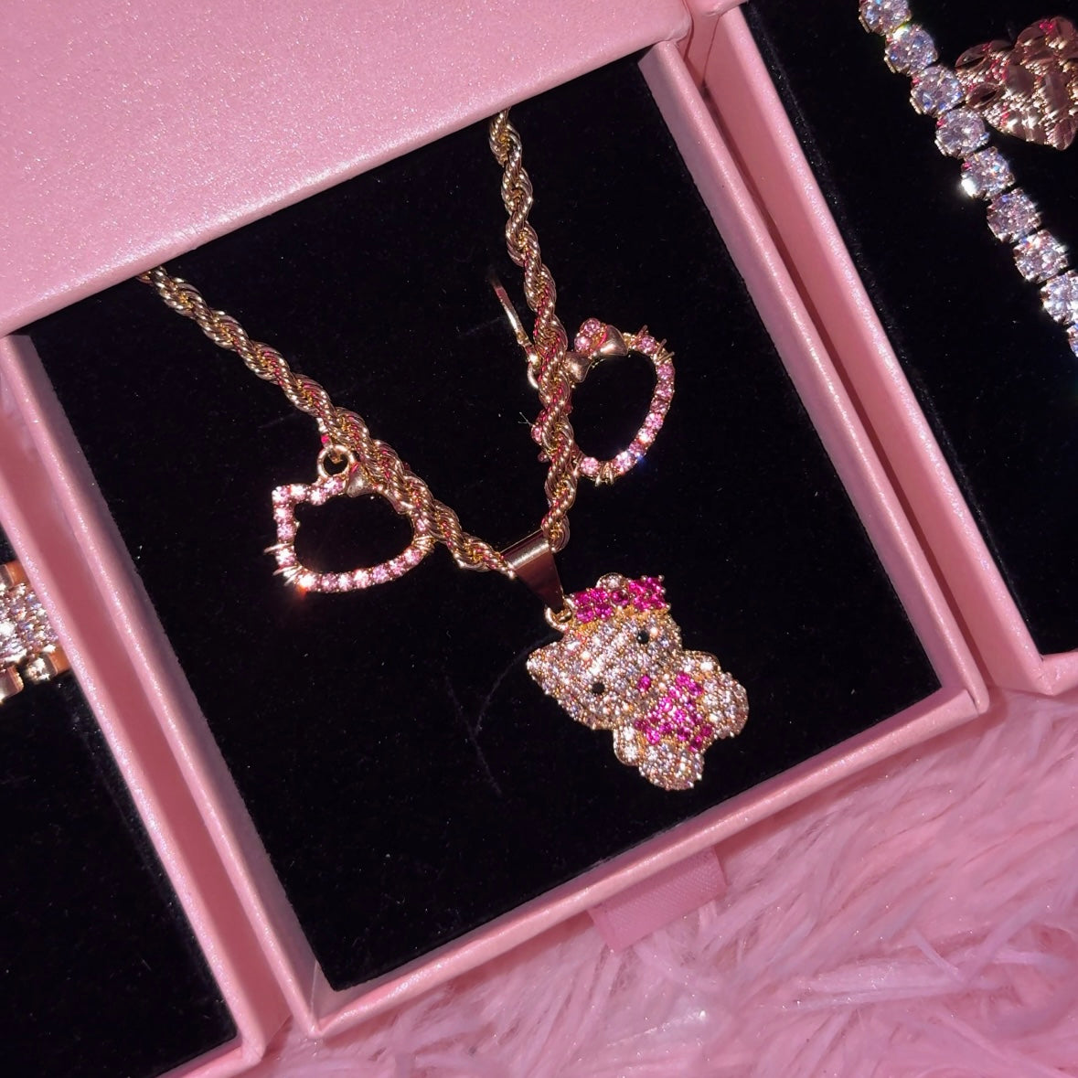 HK Necklace + Earring Set💘✨